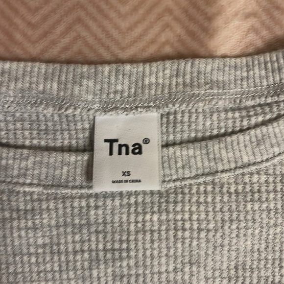 TNA oversized cropped waffle knit crewneck top - Picture 2 of 8